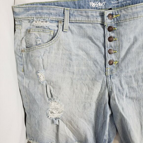 Mossimo Shorts Women Size 18 Mid Rise Boyfriend Light Wash Button Fly Distressed - Picture 3 of 8